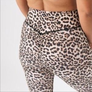 Zyia Active Leopard Brilliant Scrunch Leggings 8-10
